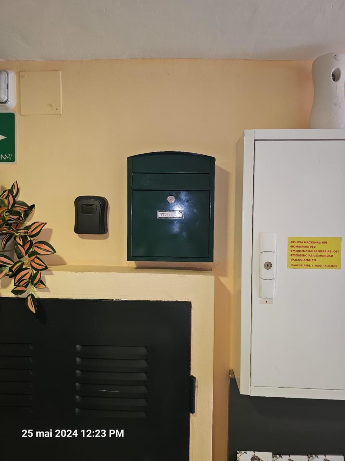 Apartamentos Turisticos Kenzamin Alicante Buitenkant foto