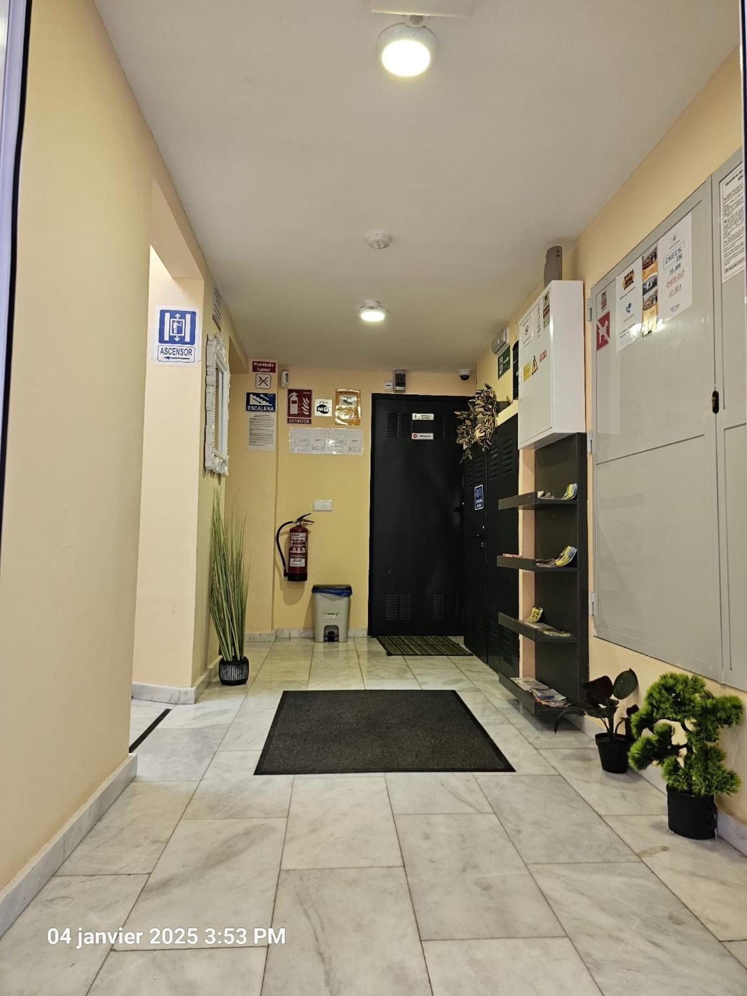 Apartamentos Turisticos Kenzamin Alicante Buitenkant foto